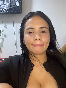 Snapshot of Leyna_Kenet chatting on October 1, 2025, 3:23 am Leyna Kenet online show from October 1, 2025, 3:23 am