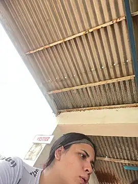 Leyna Kenet online show from April 13, 2026, 7:08 pm