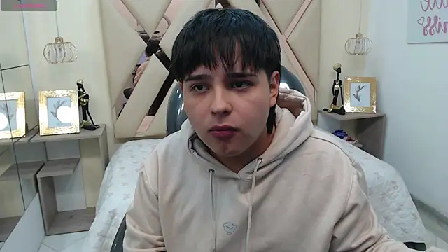 Snapshot of AndrewPherson chatting on December 30, 2024, 1:14 pm AndrewPherson online show from December 30, 2024, 1:14 pm