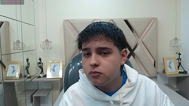 Snapshot of AndrewPherson chatting on January 15, 2025, 12:36 pm AndrewPherson online show from January 15, 2025, 12:36 pm