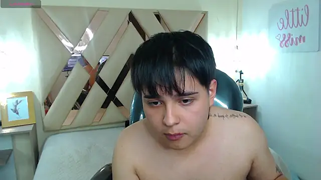 Snapshot of AndrewPherson chatting on January 23, 2025, 2:17 pm AndrewPherson online show from January 23, 2025, 2:17 pm