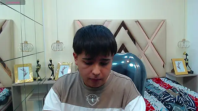 Snapshot of AndrewPherson chatting on January 30, 2025, 12:48 pm AndrewPherson online show from January 30, 2025, 12:48 pm