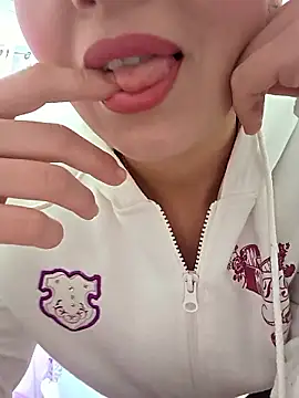 Snapshot of NeredaXxx chatting on January 19, 2026, 8:40 am NeredaXxx online show from January 19, 2026, 8:40 am