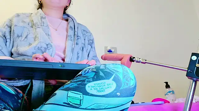 Snapshot of NeredaXxx chatting on February 14, 2026, 9:33 pm NeredaXxx online show from February 14, 2026, 9:33 pm