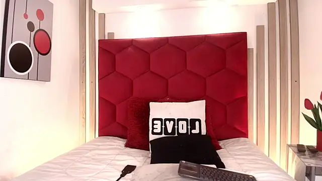 Snapshot of Aniie_Doll chatting on July 21, 2026, 8:33 pm Aniie Doll online show from July 21, 2026, 8:33 pm