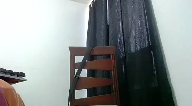 nicolle milf1978 online show from March 12, 2025, 11:42 am