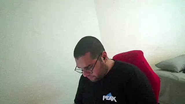 Snapshot of Lalokhalifo chatting on January 5, 2025, 11:04 am Lalokhalifo online show from January 5, 2025, 11:04 am