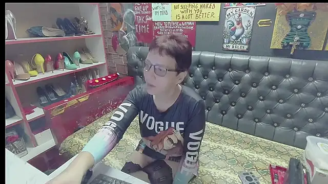 Snapshot of Lily4yourfun chatting on December 20, 2025, 7:37 am Lily4yourfun online show from December 20, 2025, 7:37 am