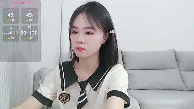 Snapshot of Koi-m- chatting on February 17, 2025, 12:10 am Koi-m- online show from February 17, 2025, 12:10 am