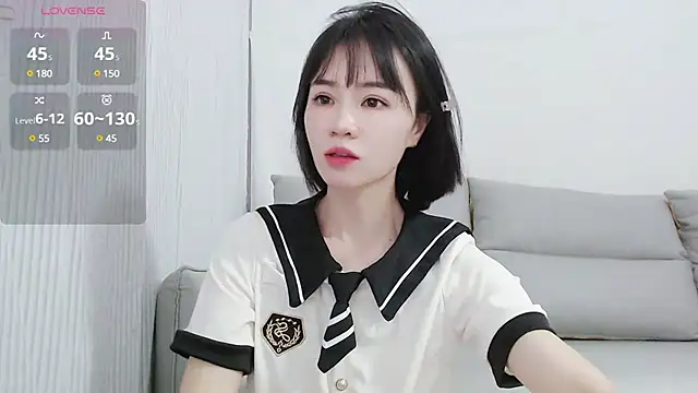 Snapshot of Koi-m- chatting on February 21, 2025, 1:11 pm Koi-m- online show from February 21, 2025, 1:11 pm