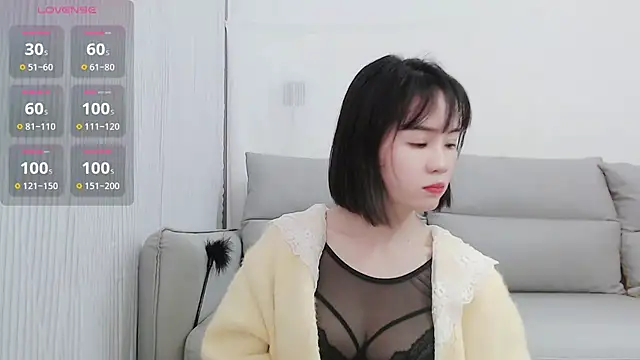 Snapshot of Koi-m- chatting on February 28, 2025, 8:53 am Koi-m- online show from February 28, 2025, 8:53 am