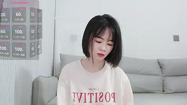 Snapshot of Koi-m- chatting on March 1, 2025, 1:22 am Koi-m- online show from March 1, 2025, 1:22 am