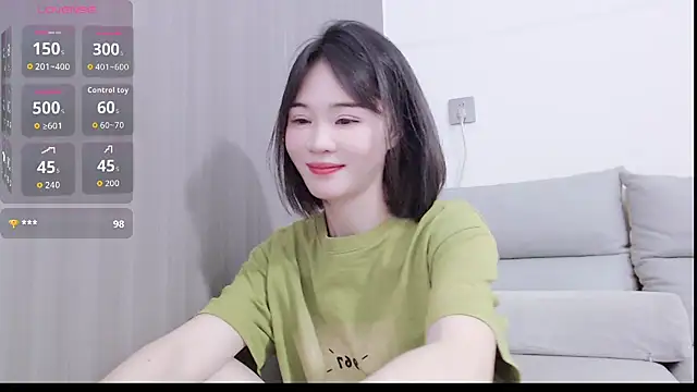 Snapshot of Koi-m- chatting on September 8, 2025, 5:34 pm Koi-m- online show from September 8, 2025, 5:34 pm