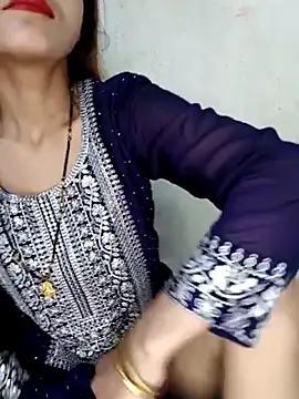 xpihu online show from November 4, 2025, 11:59 pm