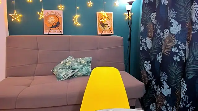 Snapshot of Xloe_Queen chatting on March 13, 2025, 1:40 pm Xloe Queen online show from March 13, 2025, 1:40 pm