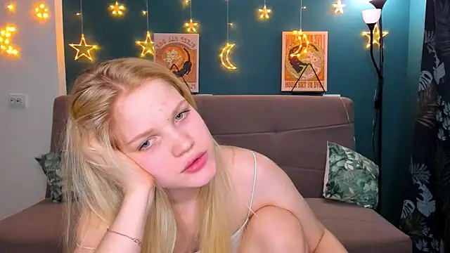 Snapshot of Xloe_Queen chatting on March 19, 2025, 4:13 pm Xloe Queen online show from March 19, 2025, 4:13 pm