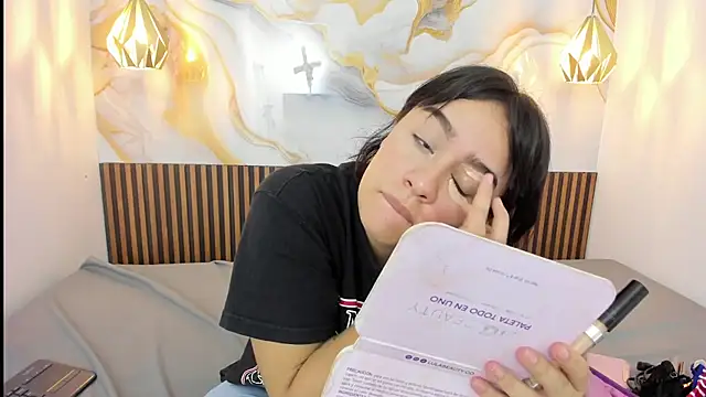 MelissaGilll online show from October 27, 2025, 6:56 pm