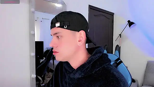 Snapshot of joe_jhon chatting on February 5, 2025, 11:34 am joe jhon online show from February 5, 2025, 11:34 am