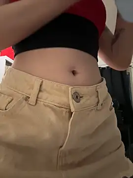 Snapshot of Morguisssz chatting on November 5, 2025, 2:44 am Morguisssz online show from November 5, 2025, 2:44 am