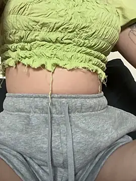 Snapshot of Morguisssz chatting on November 18, 2025, 9:41 pm Morguisssz online show from November 18, 2025, 9:41 pm