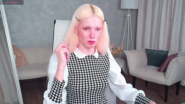 PamelamyDreamys online show from May 23, 2026, 8:13 pm