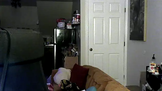 BigKittyRaven online show from December 5, 2024, 1:14 am