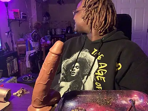 BigKittyRaven online show from February 15, 2025, 4:14 am