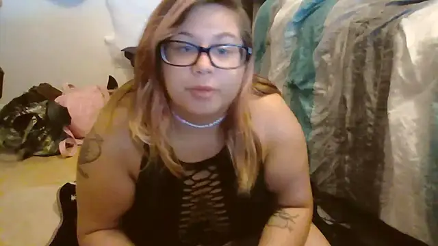 HoneyBear19 online show from October 23, 2025, 5:44 pm