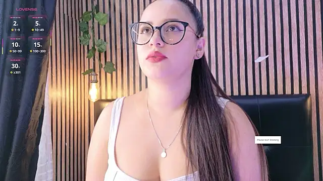 Snapshot of Victoria_Ponce1 chatting on October 18, 2025, 8:09 pm Victoria Ponce1 online show from October 18, 2025, 8:09 pm