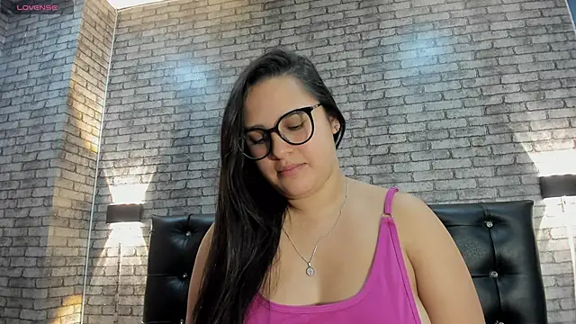 Snapshot of Victoria_Ponce1 chatting on November 12, 2025, 5:57 pm Victoria Ponce1 online show from November 12, 2025, 5:57 pm