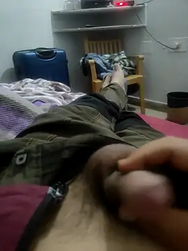 Snapshot of shale26 chatting on December 19, 2024, 4:45 am shale26 online show from December 19, 2024, 4:45 am