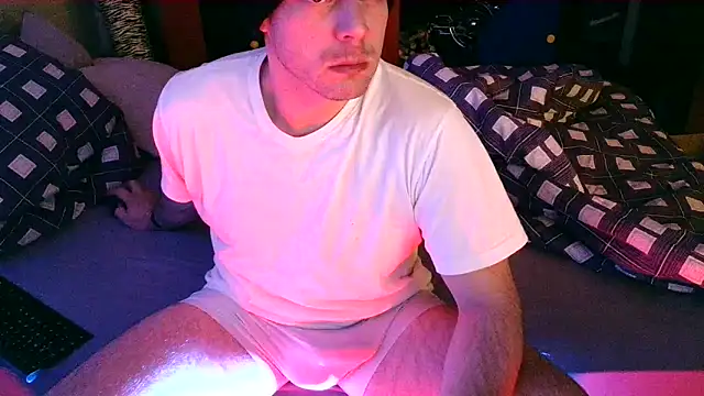 Snapshot of Toyboy84X chatting on January 24, 2025, 2:18 am Toyboy84X online show from January 24, 2025, 2:18 am