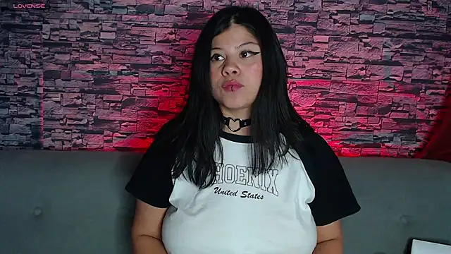 sofi bronw online show from March 3, 2025, 8:32 pm