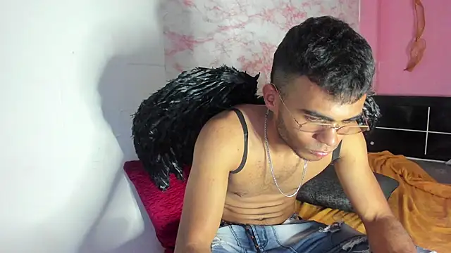 Snapshot of alessandro_2005 chatting on February 7, 2025, 11:45 pm alessandro 2005 online show from February 7, 2025, 11:45 pm