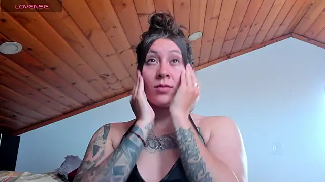 Darkness jones  online show from February 2, 2026, 6:28 pm