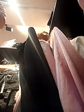 LIZ-06  online show from March 18, 2025, 11:31 pm