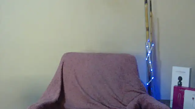 natgirlnatural online show from April 1, 2026, 7:44 pm