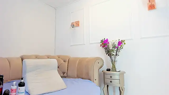 briannaduque online show from February 22, 2025, 12:40 pm