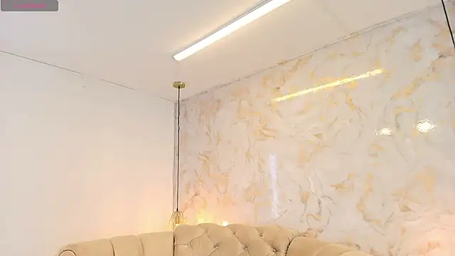 briannaduque online show from September 23, 2025, 1:36 pm