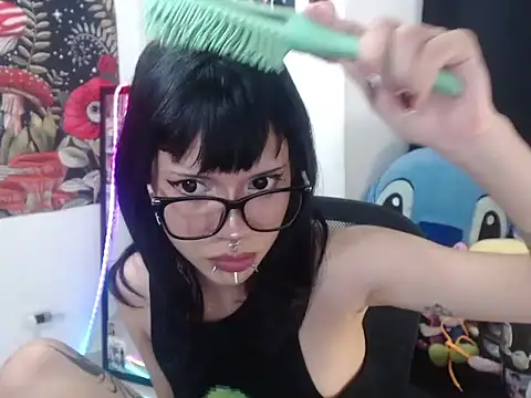 Snapshot of hachi_kitty chatting on July 5, 2026, 11:56 pm hachi kitty online show from July 5, 2026, 11:56 pm