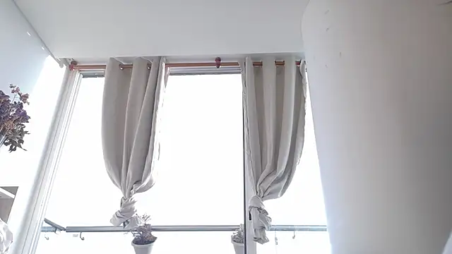 lia  Suummer online show from November 8, 2025, 10:08 pm