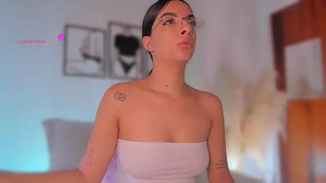 777AylinZ online show from April 23, 2026, 12:29 pm