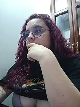 CURVY-HORNY online show from June 5, 2026, 12:28 am
