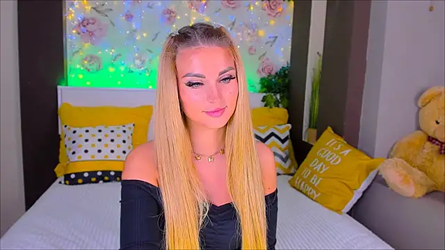 Snapshot of _UrLexxly chatting on February 10, 2025, 12:08 am  UrLexxly online show from February 10, 2025, 12:08 am