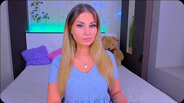 Snapshot of _UrLexxly chatting on October 28, 2025, 5:22 am  UrLexxly online show from October 28, 2025, 5:22 am