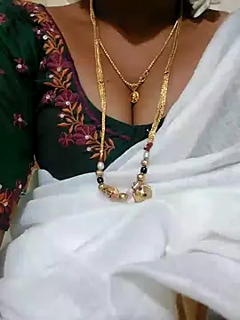 Cute-chinny online show from January 18, 2025, 5:37 pm