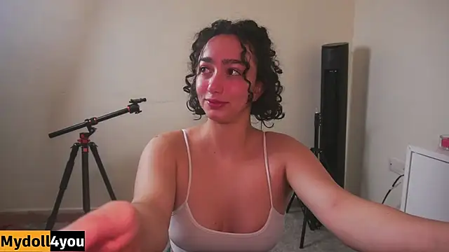 Doll4you  online show from March 3, 2025, 9:44 am