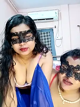 hottbabycam online show from June 7, 2026, 3:49 pm