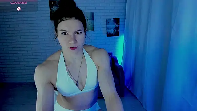 Lisa Ray online show from June 18, 2026, 9:30 pm