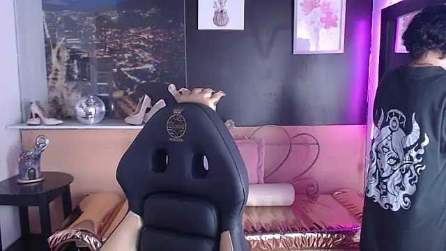 Snapshot of Lili_Gomez_ chatting on October 24, 2025, 2:02 pm Lili Gomez online show from October 24, 2025, 2:02 pm